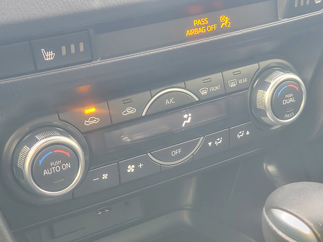 Used 2018 MAZDA MAZDA3 Touring FWD image 14