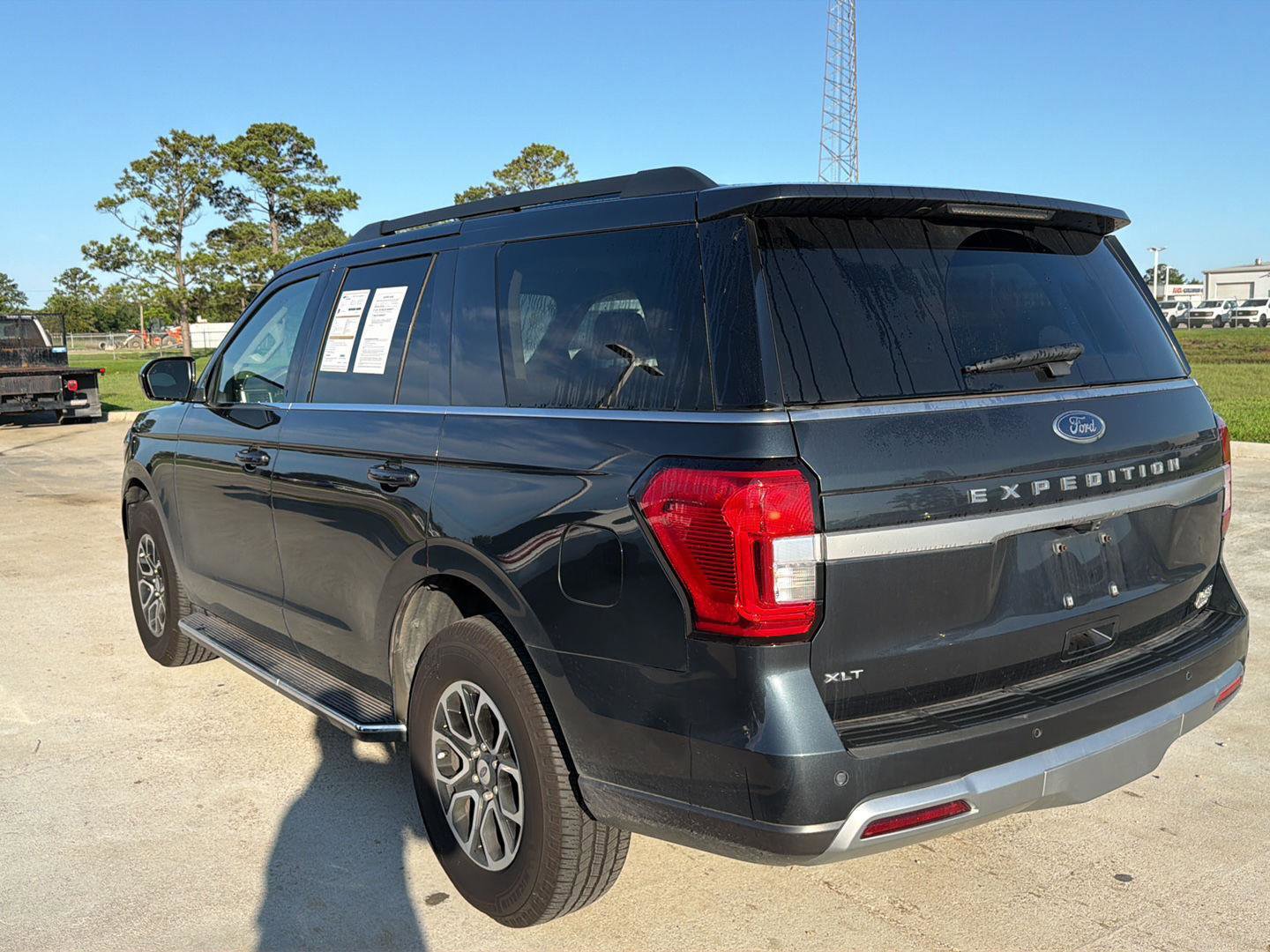 Certified 2022 Ford Expedition XLT RWD image 5