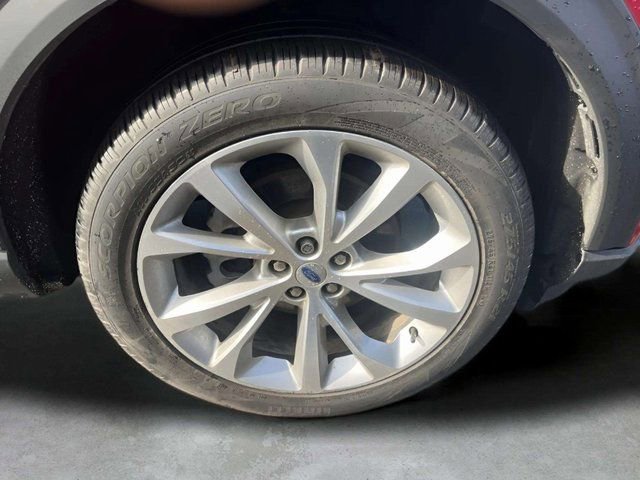 Certified 2023 Ford Explorer Platinum w/ Premium Technology Package image 9