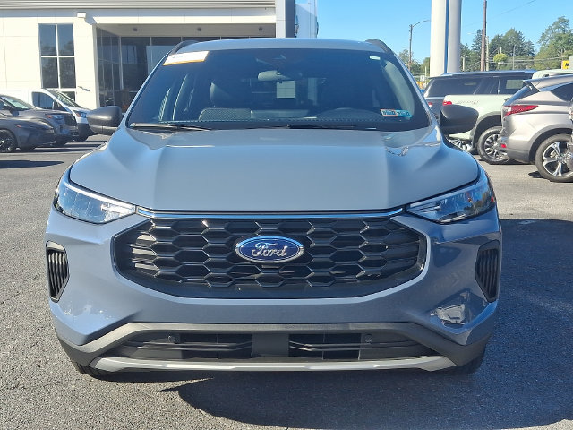 Certified 2025 Ford Escape ST-Line w/ Tech Pack #1 AWD/4WD image 2