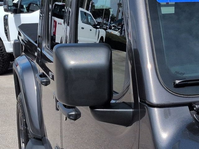 Used 2020 Jeep Gladiator Overland AWD/4WD image 11