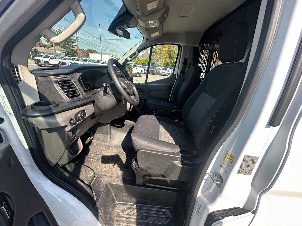 Certified 2025 Ford Transit 250 Low Roof w/ Exterior Upgrade Package RWD image 9