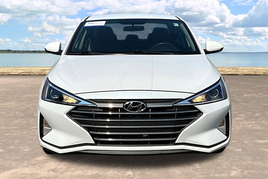Used 2019 Hyundai Elantra SE FWD image 2
