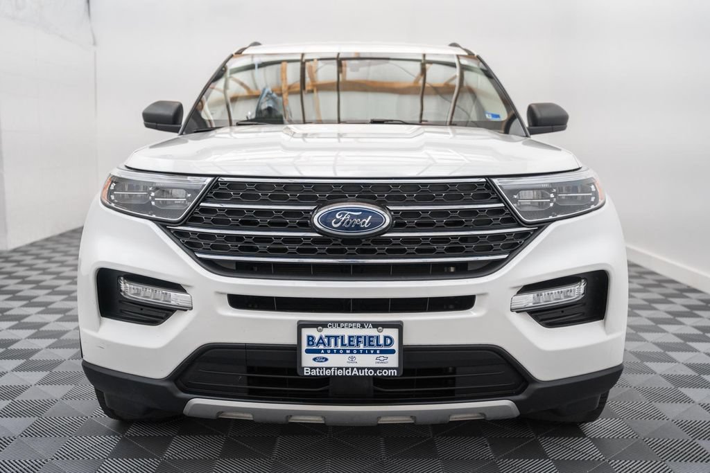 Certified 2023 Ford Explorer XLT w/ Equipment Group 202A AWD/4WD image 2