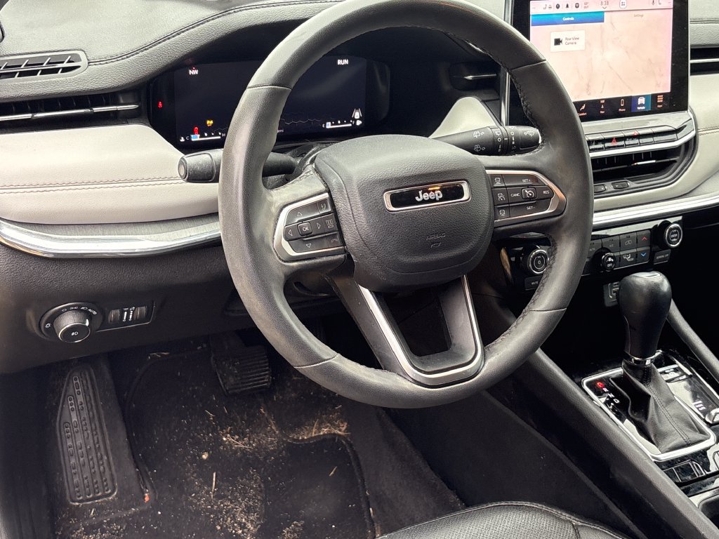 Used 2023 Jeep Compass Limited w/ Elite Group AWD/4WD image 4