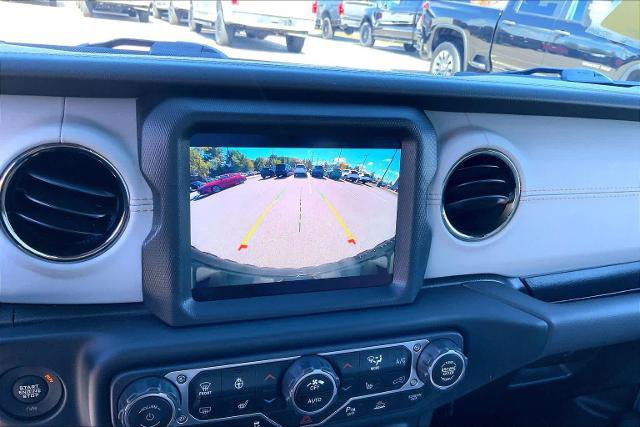 Used 2023 Jeep Wrangler Unlimited Sahara AWD/4WD image 29