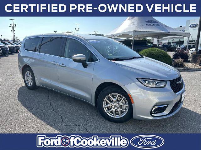 Used 2023 Chrysler Pacifica Touring-L FWD image 2