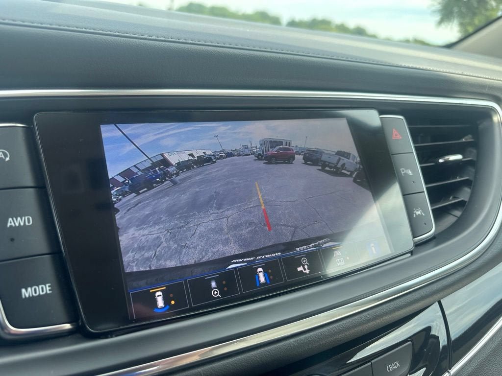 Used 2022 Buick Enclave Avenir w/ Avenir Technology Package AWD/4WD image 3