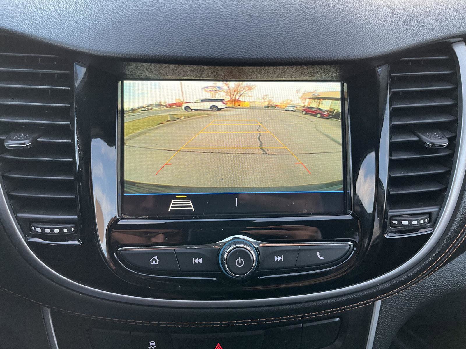 Used 2019 Chevrolet Trax LT w/ LT Convenience Package image 21