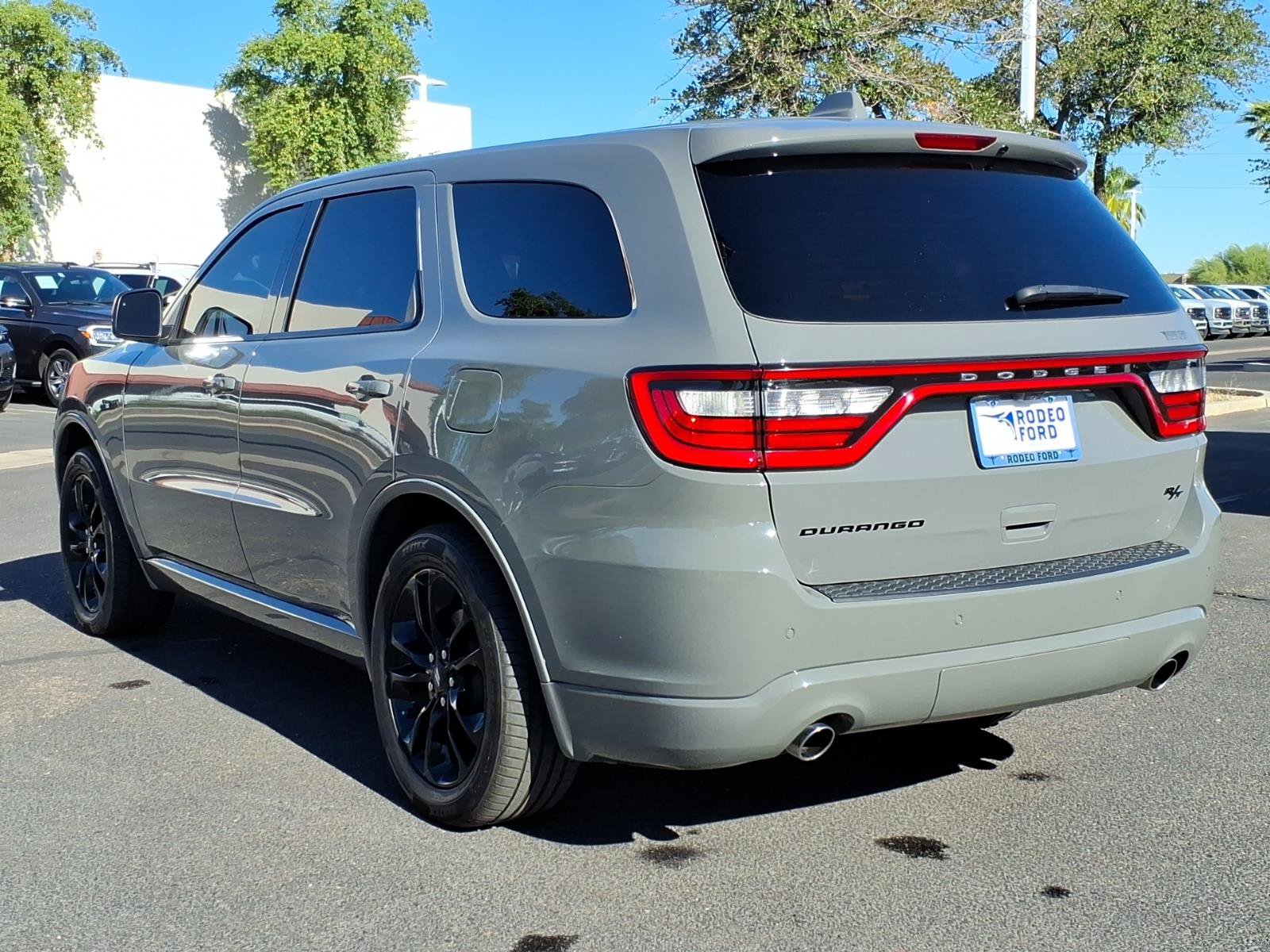 Used 2020 Dodge Durango R/T w/ Blacktop Package RWD image 3
