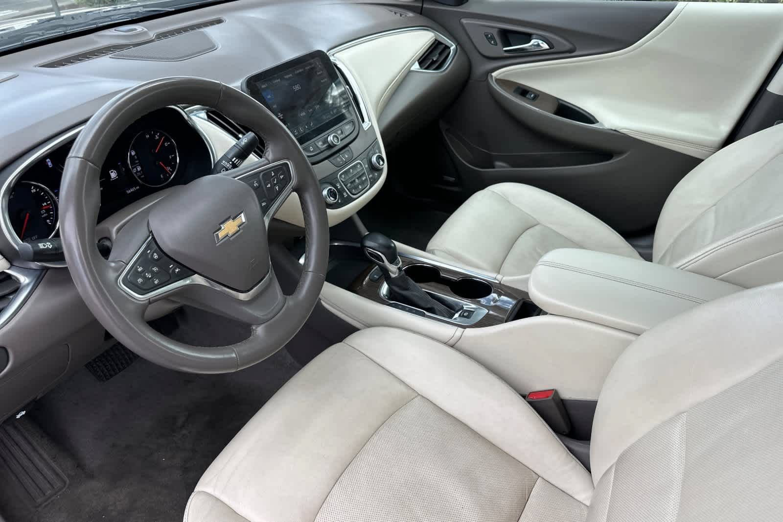 Used 2024 Chevrolet Malibu LT FWD image 12