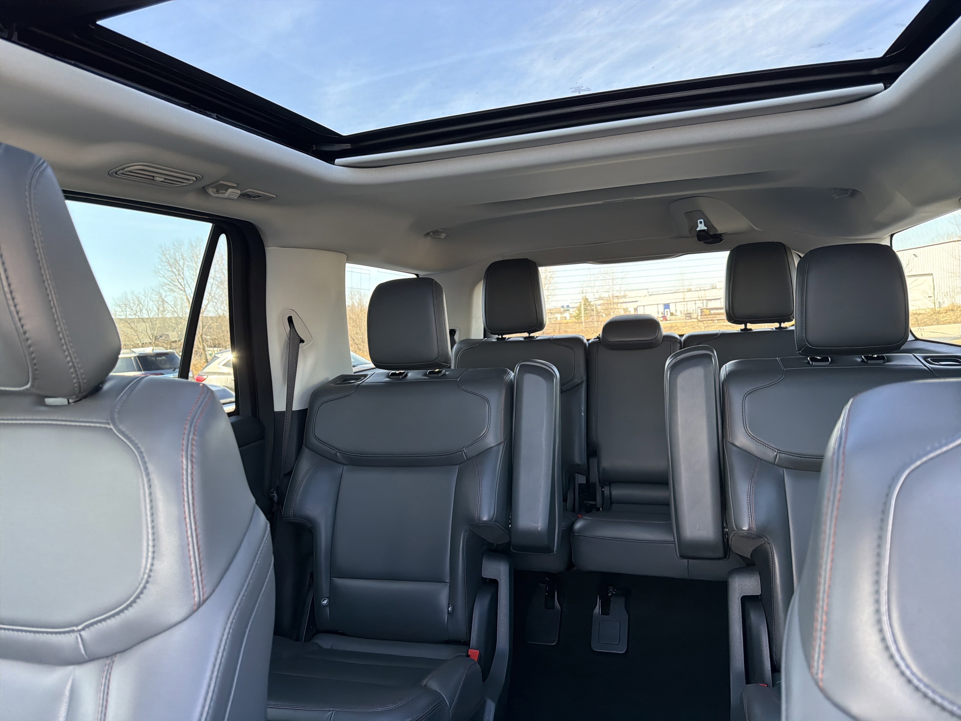 Certified 2025 Ford Expedition Active image 58