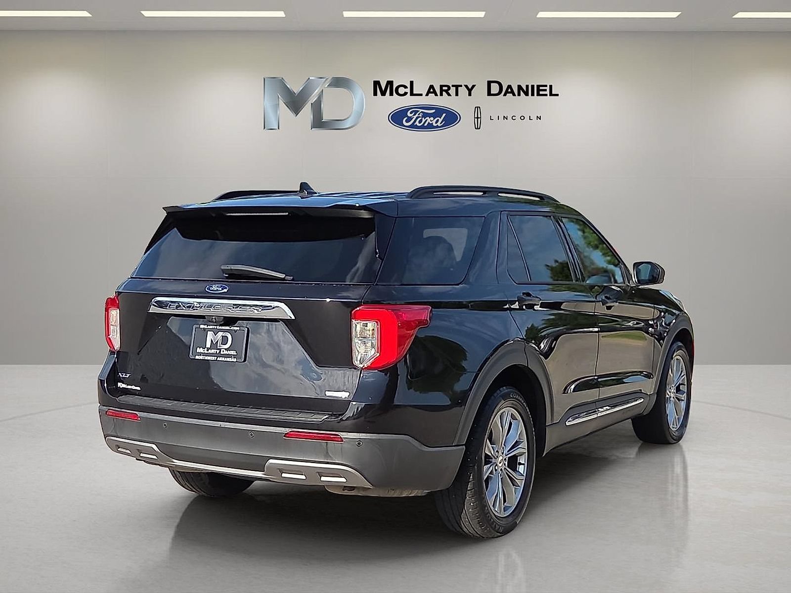 Certified 2020 Ford Explorer XLT w/ Equipment Group 202A AWD/4WD image 5