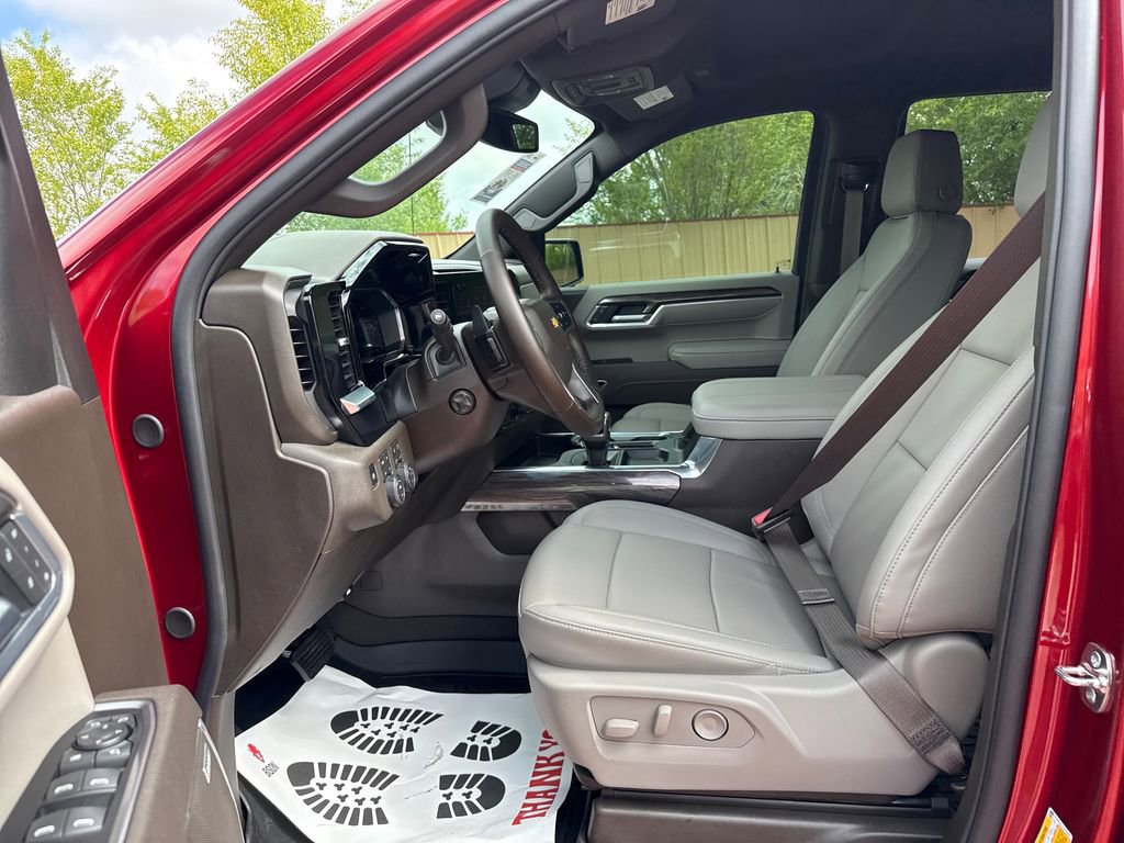 Used 2026 Chevrolet Silverado 1500 LTZ w/ LTZ Convenience Package II AWD/4WD image 13