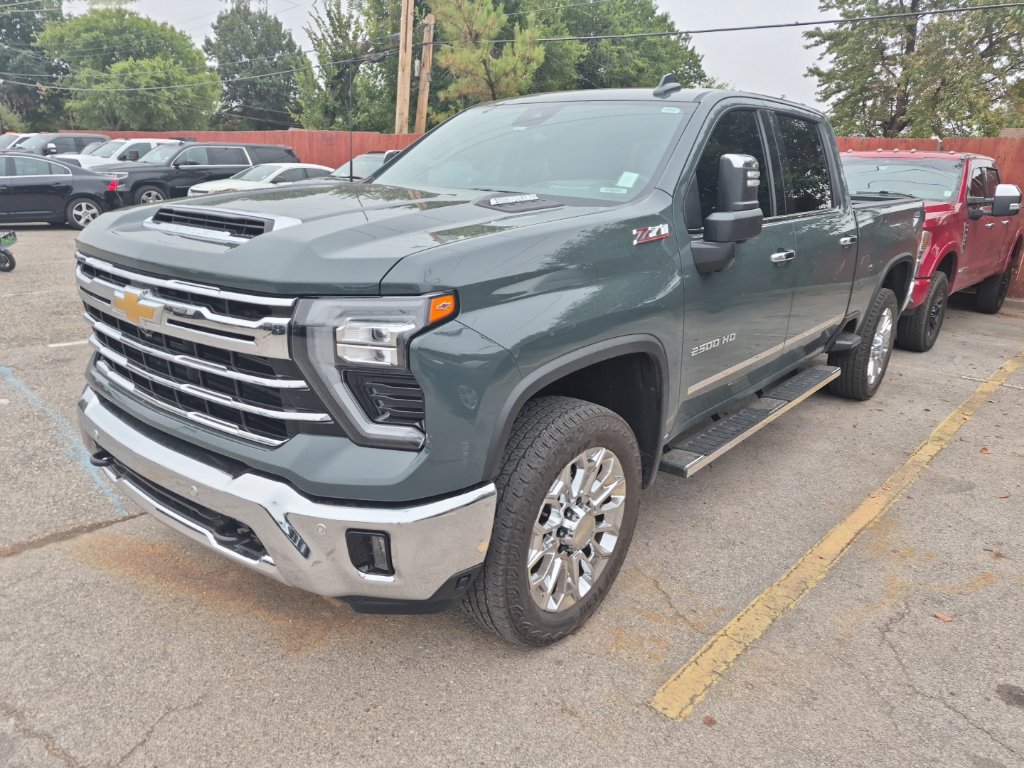 Used 2026 Chevrolet Silverado 2500 LTZ w/ LTZ Premium Package AWD/4WD image 4