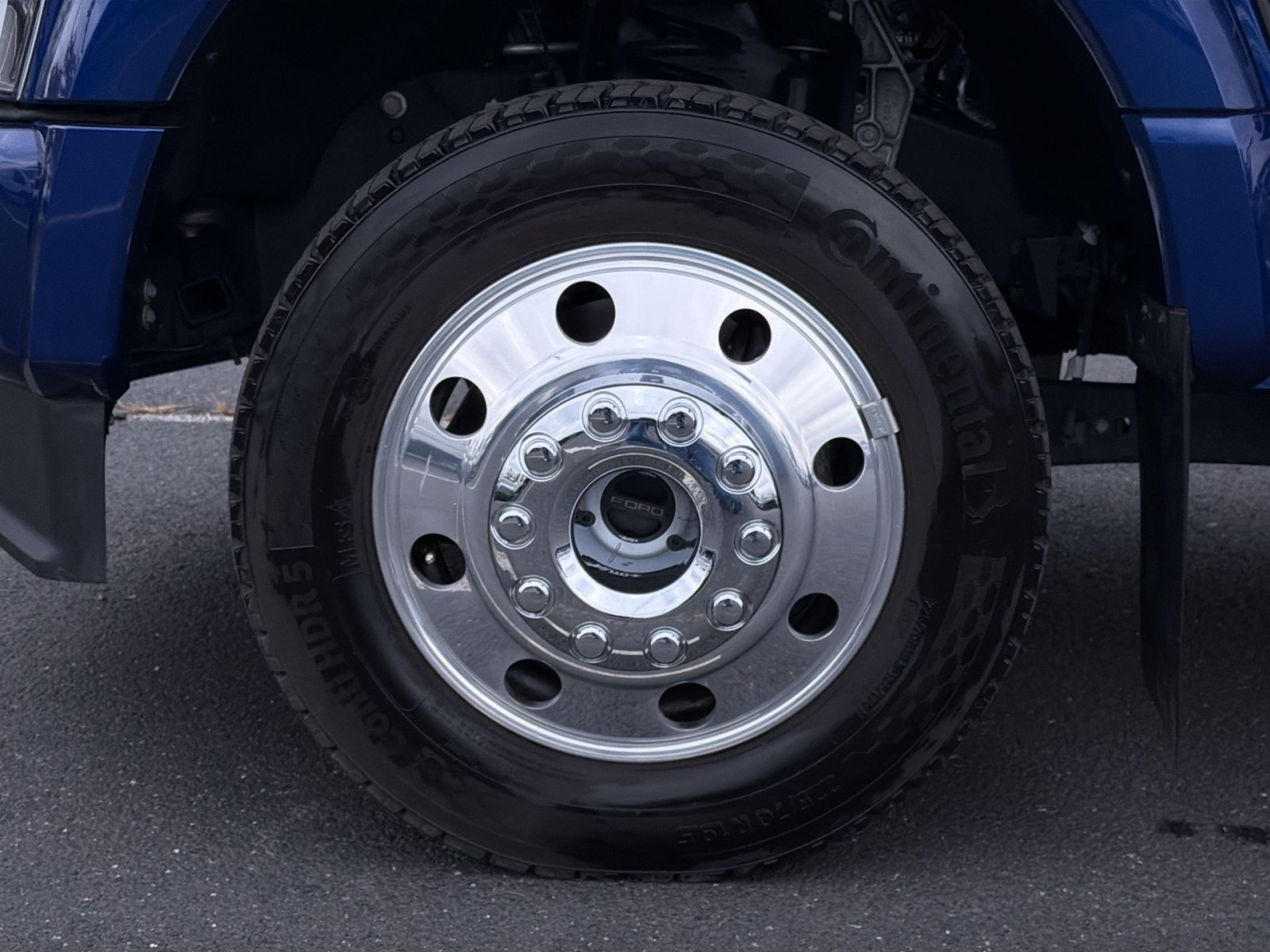Certified 2026 Ford F450 Platinum w/ FX4 Off-Road Package AWD/4WD image 16