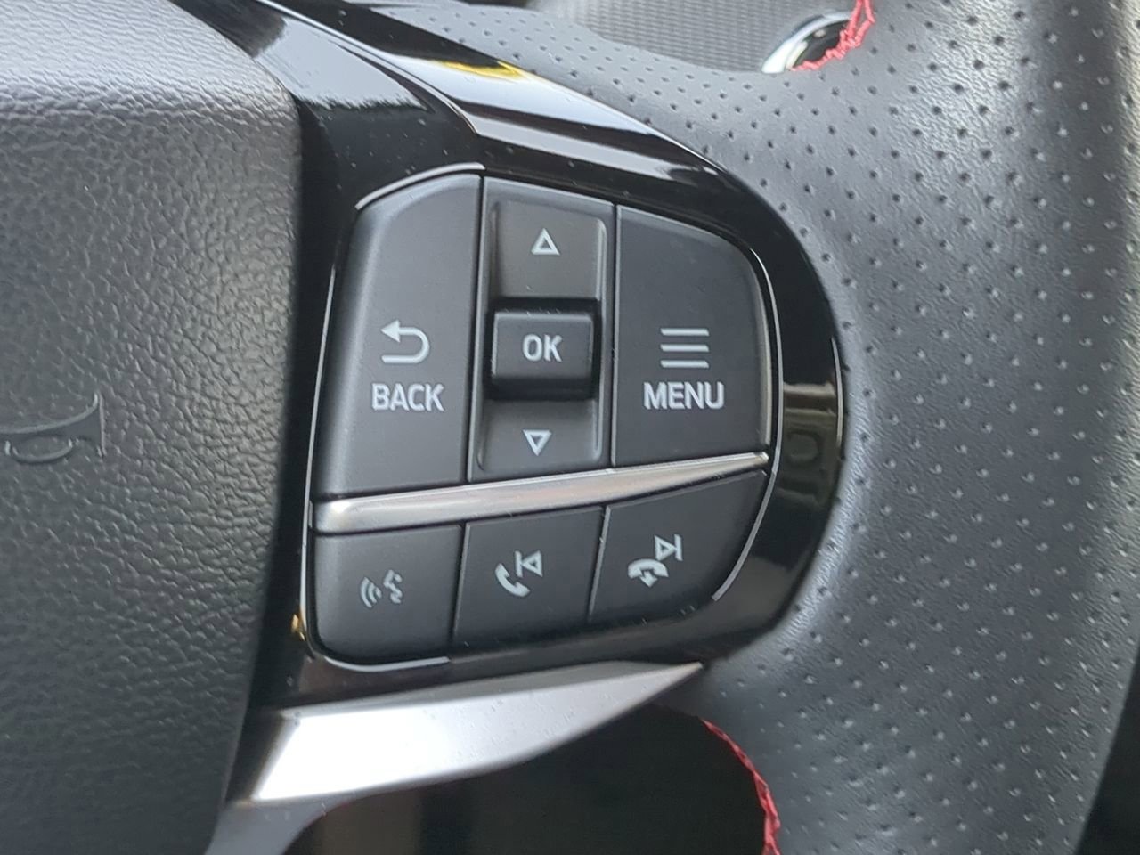 Certified 2025 Ford Explorer ST-Line w/ Premium Package image 25