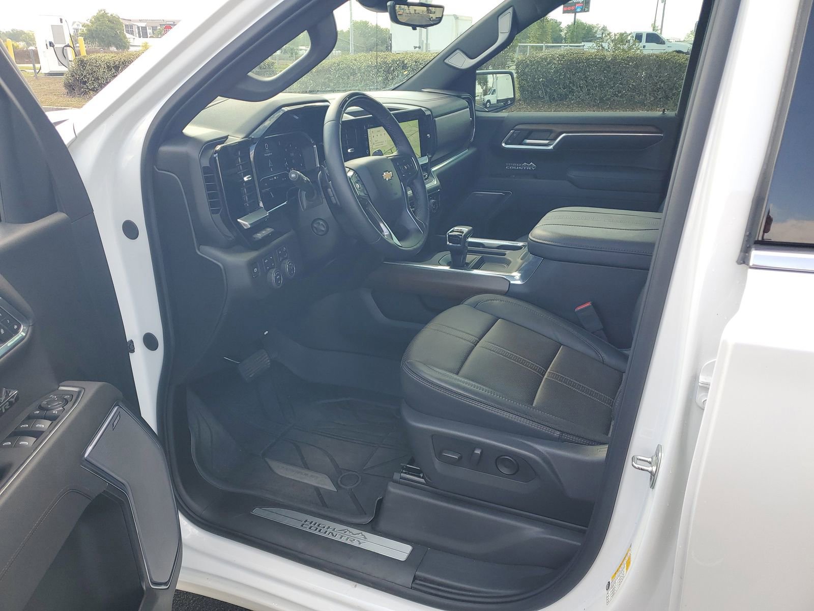 Used 2025 Chevrolet Silverado 1500 High Country image 15