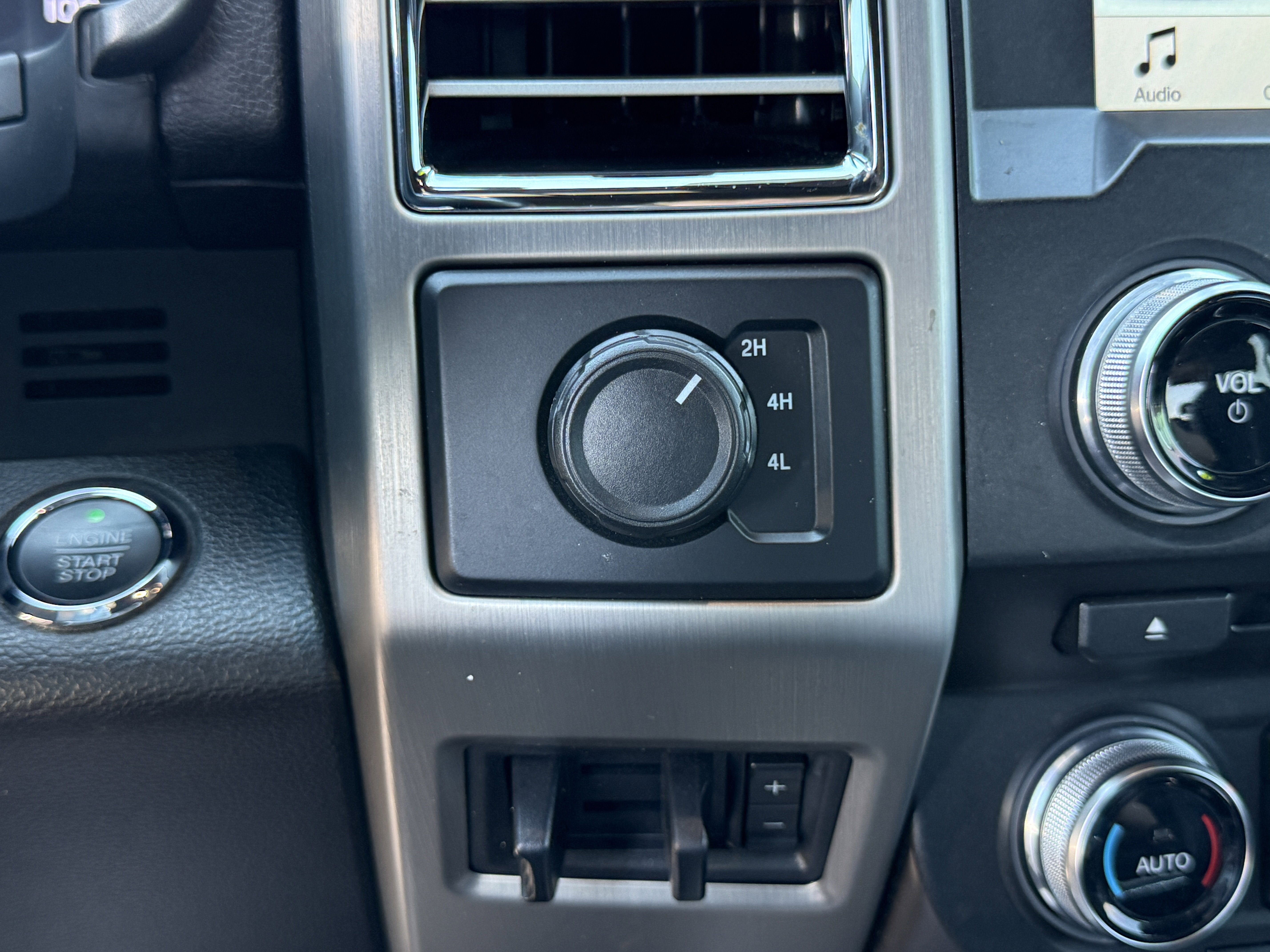 Certified 2018 Ford F450 Platinum w/ Platinum Ultimate Package image 22