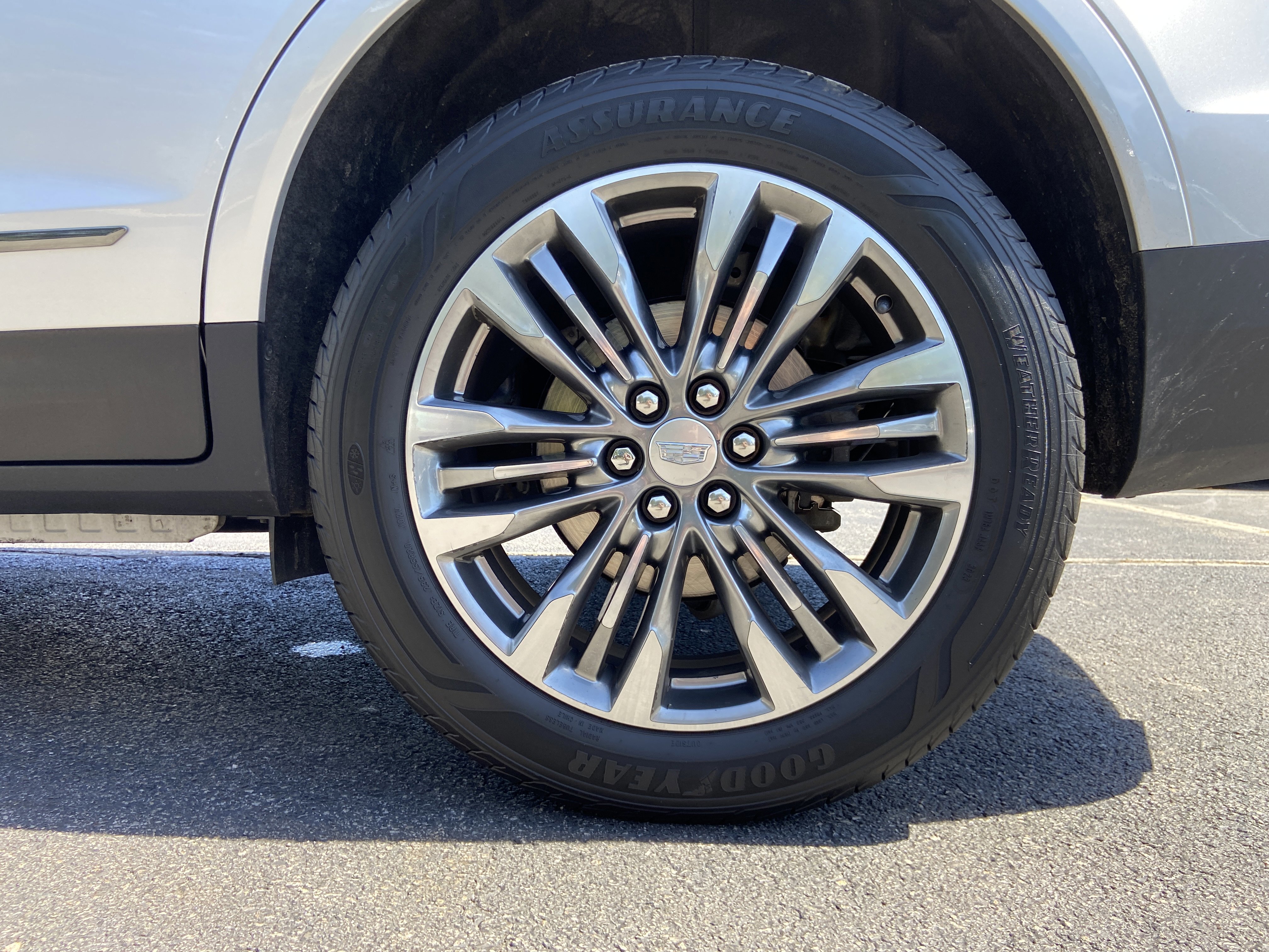 Used 2019 Cadillac XT5 Luxury w/ LPO, Black Ice Package image 6