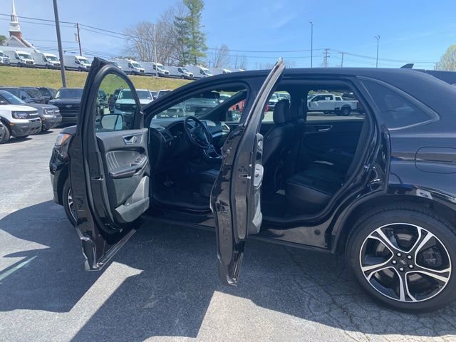 Certified 2022 Ford Edge ST image 17
