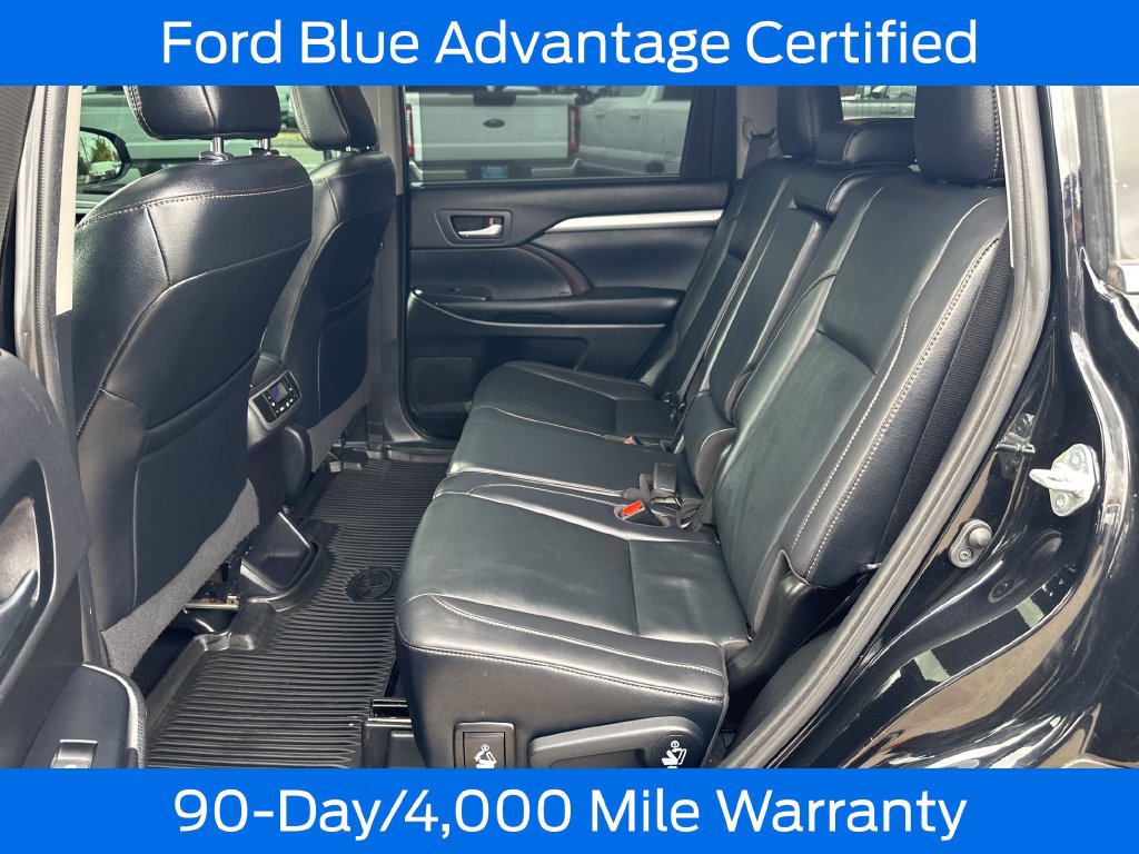 Used 2019 Toyota Highlander XLE AWD/4WD image 16