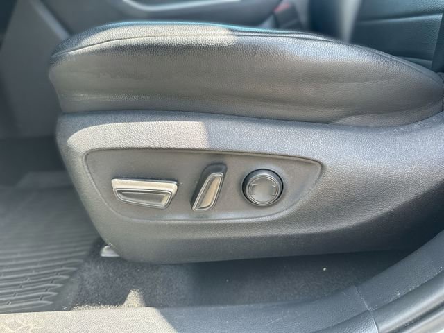 Used 2022 Toyota Highlander XLE FWD image 14