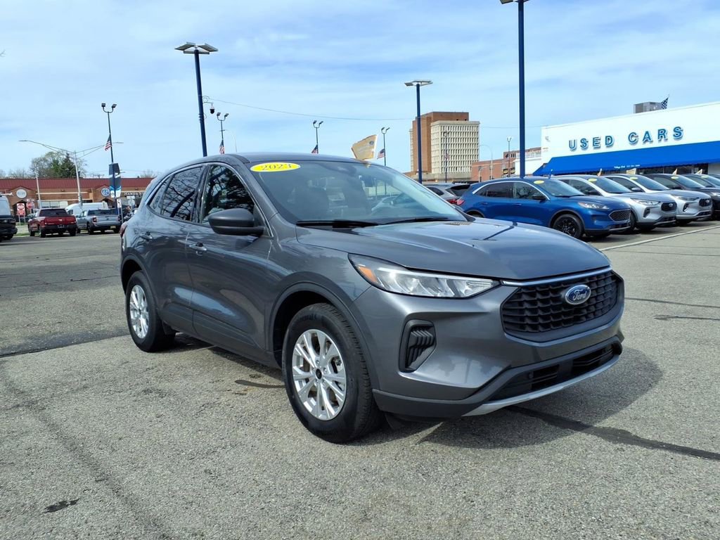 Certified 2023 Ford Escape Active image 3