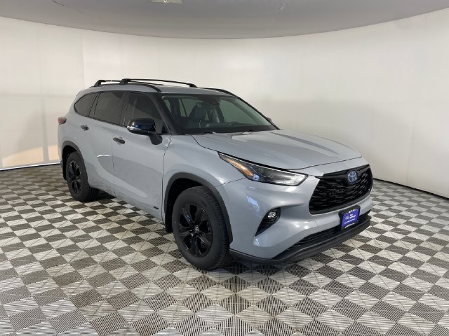 Used 2024 Toyota Highlander XLE AWD/4WD image 23