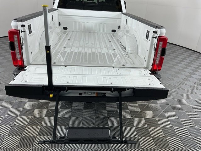 Certified 2024 Ford F350 Lariat w/ Camper Package image 9