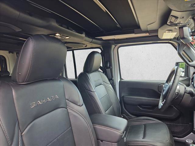 Used 2023 Jeep Wrangler Unlimited Sahara w/ Cold Weather Group AWD/4WD image 18