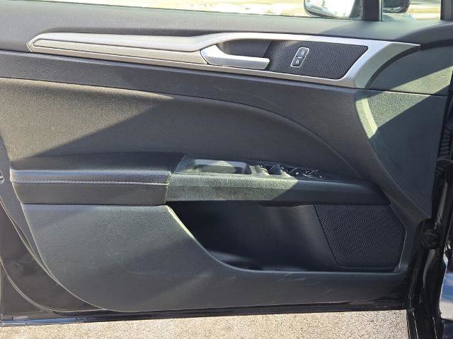 Certified 2020 Ford Fusion SE image 18