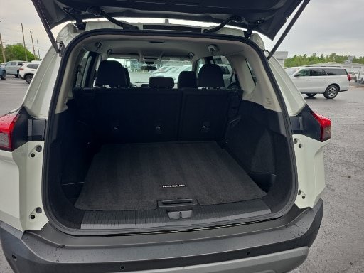 Used 2023 Nissan Rogue S FWD image 20