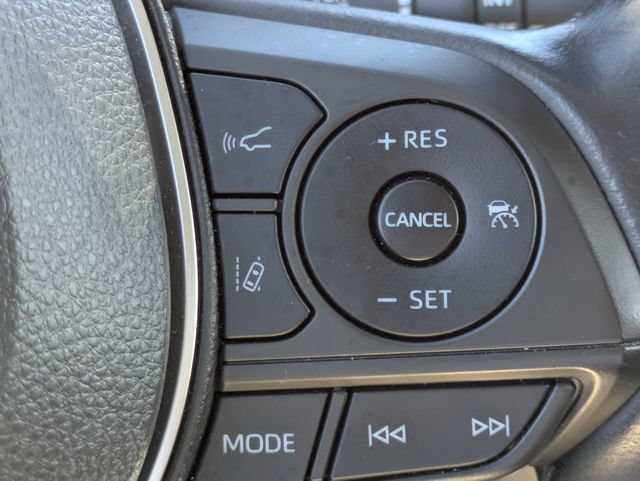 Used 2022 Toyota Corolla Cross XLE w/ Convenience Package FWD image 26