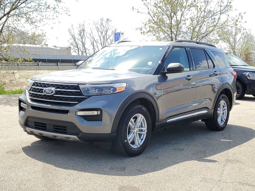 Certified 2024 Ford Explorer XLT w/ Equipment Group 202A AWD/4WD image 2