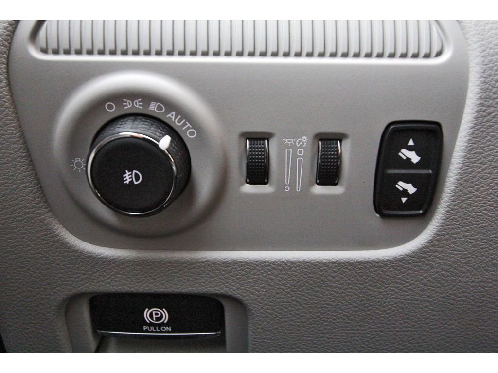 Used 2023 Jeep Wagoneer 2WD w/ Premium Group I image 21