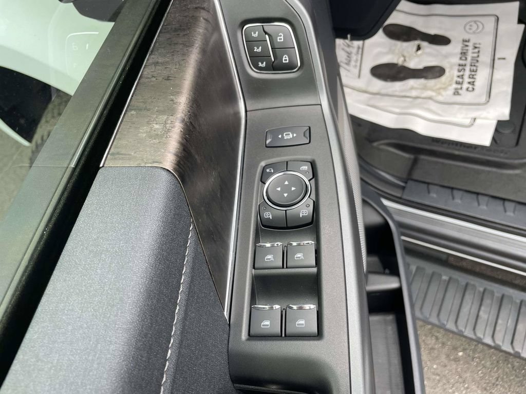 Certified 2024 Ford F250 Lariat w/ Lariat Ultimate Package AWD/4WD image 16