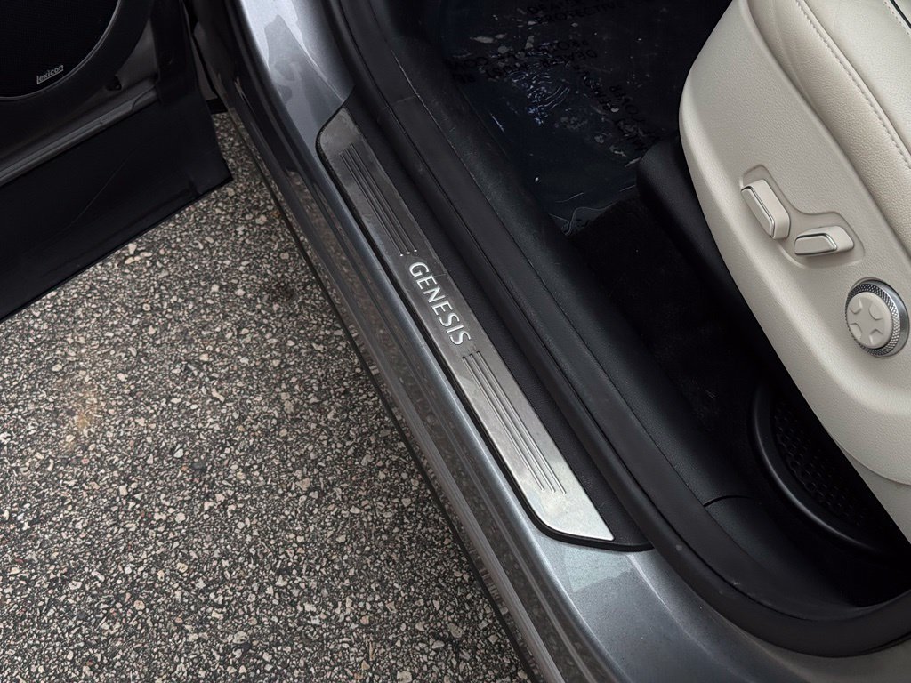 Used 2022 Genesis GV80 2.5T w/ Advanced Package 02 AWD/4WD image 9