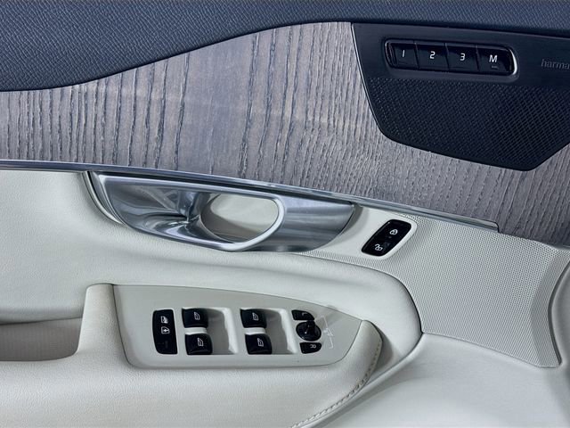Used 2023 Volvo XC90 B6 Plus w/ Protection Package Premier image 21
