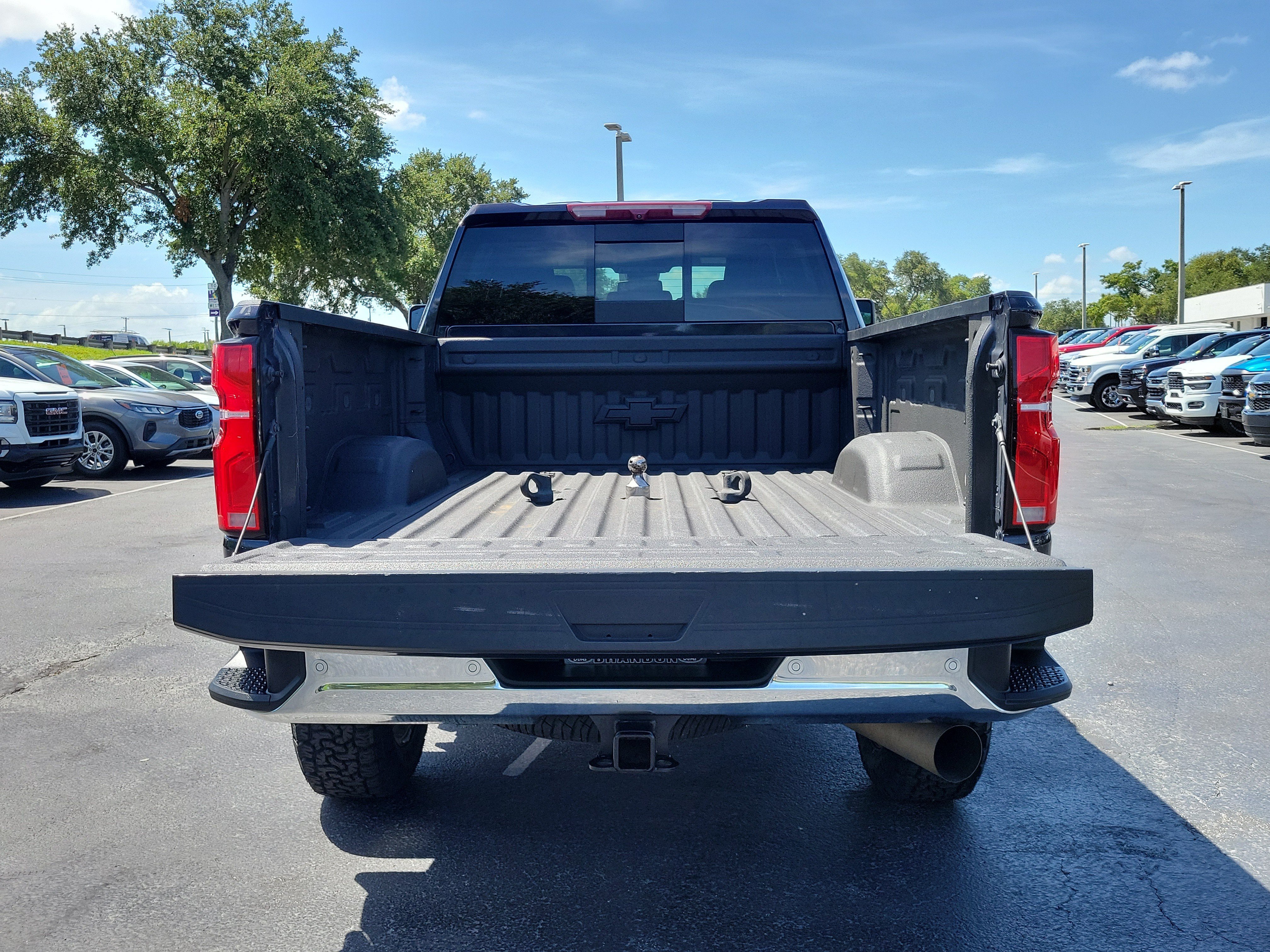 Used 2024 Chevrolet Silverado 2500 LTZ w/ LTZ Plus Package AWD/4WD image 11