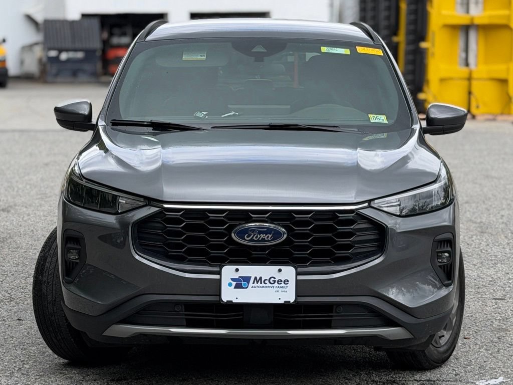 Certified 2025 Ford Escape ST-Line Select w/ Tech Pack #1 AWD/4WD image 2