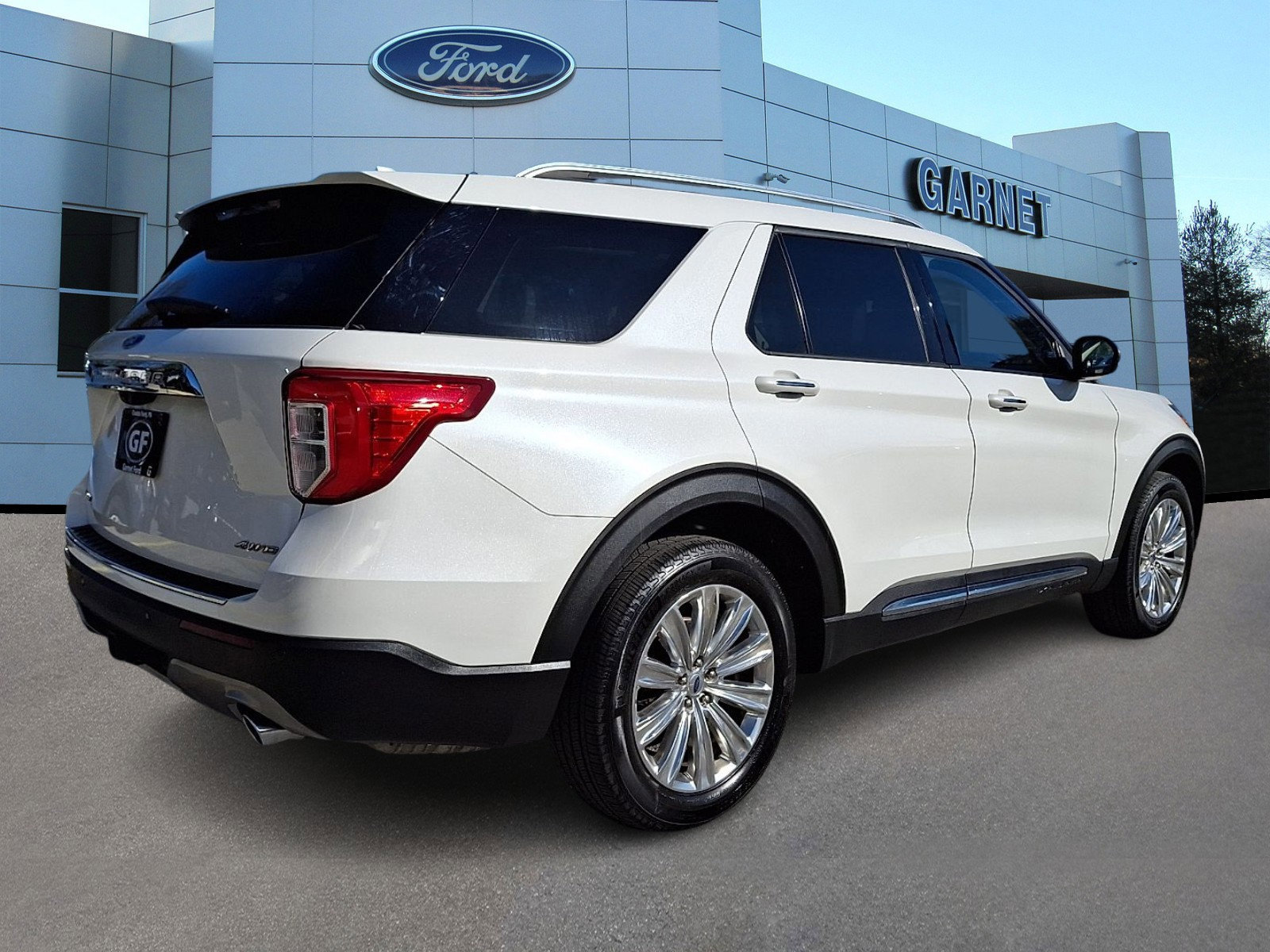 Certified 2023 Ford Explorer Limited w/ Limited Technology Package image 4