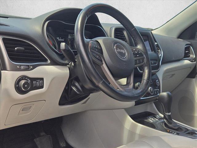 Used 2021 Jeep Cherokee Latitude Lux FWD image 15