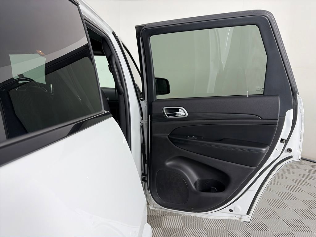 Used 2019 Jeep Grand Cherokee Altitude image 28