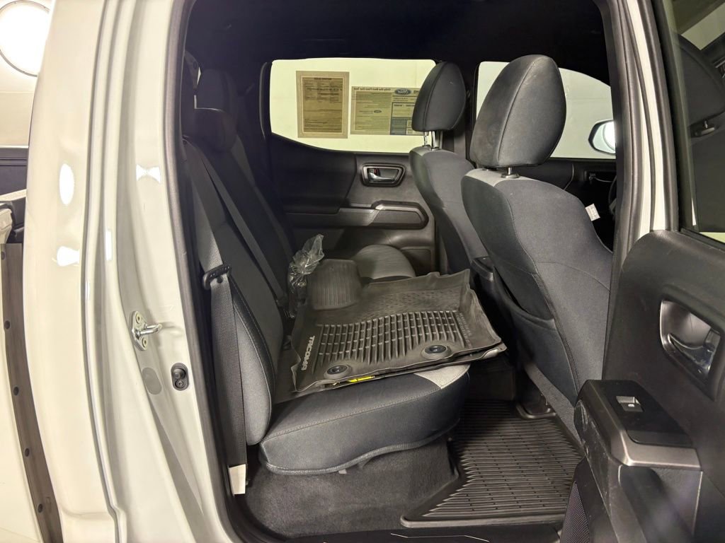 Used 2021 Toyota Tacoma TRD Off-Road image 31