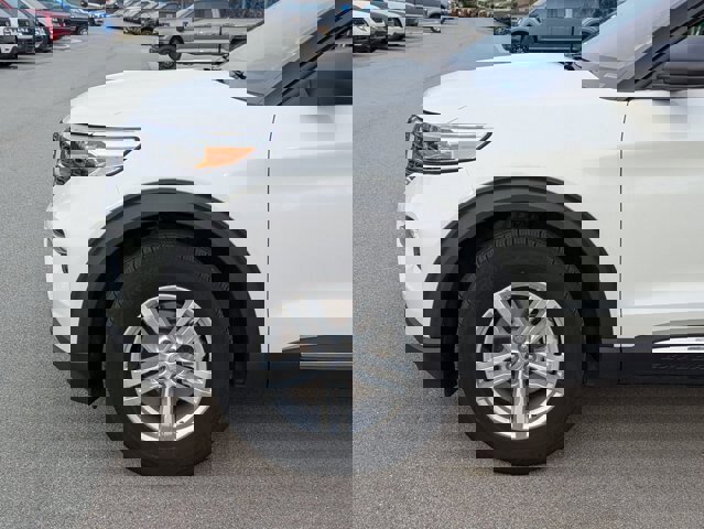 Certified 2022 Ford Explorer XLT w/ Equipment Group 202A image 11