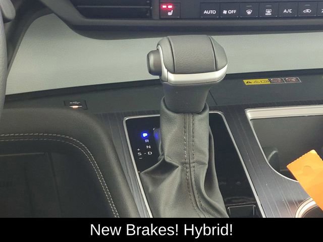 Used 2025 Toyota Sienna XLE w/ XLE Plus Package image 23