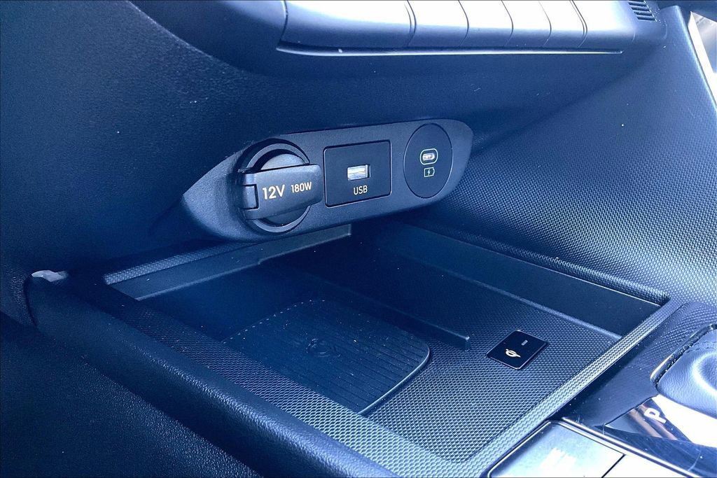 Used 2025 Hyundai Elantra Sport image 32