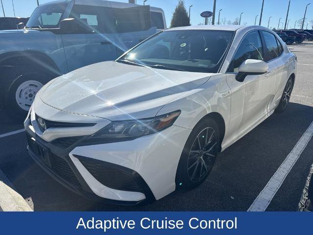 Used 2021 Toyota Camry SE image 3