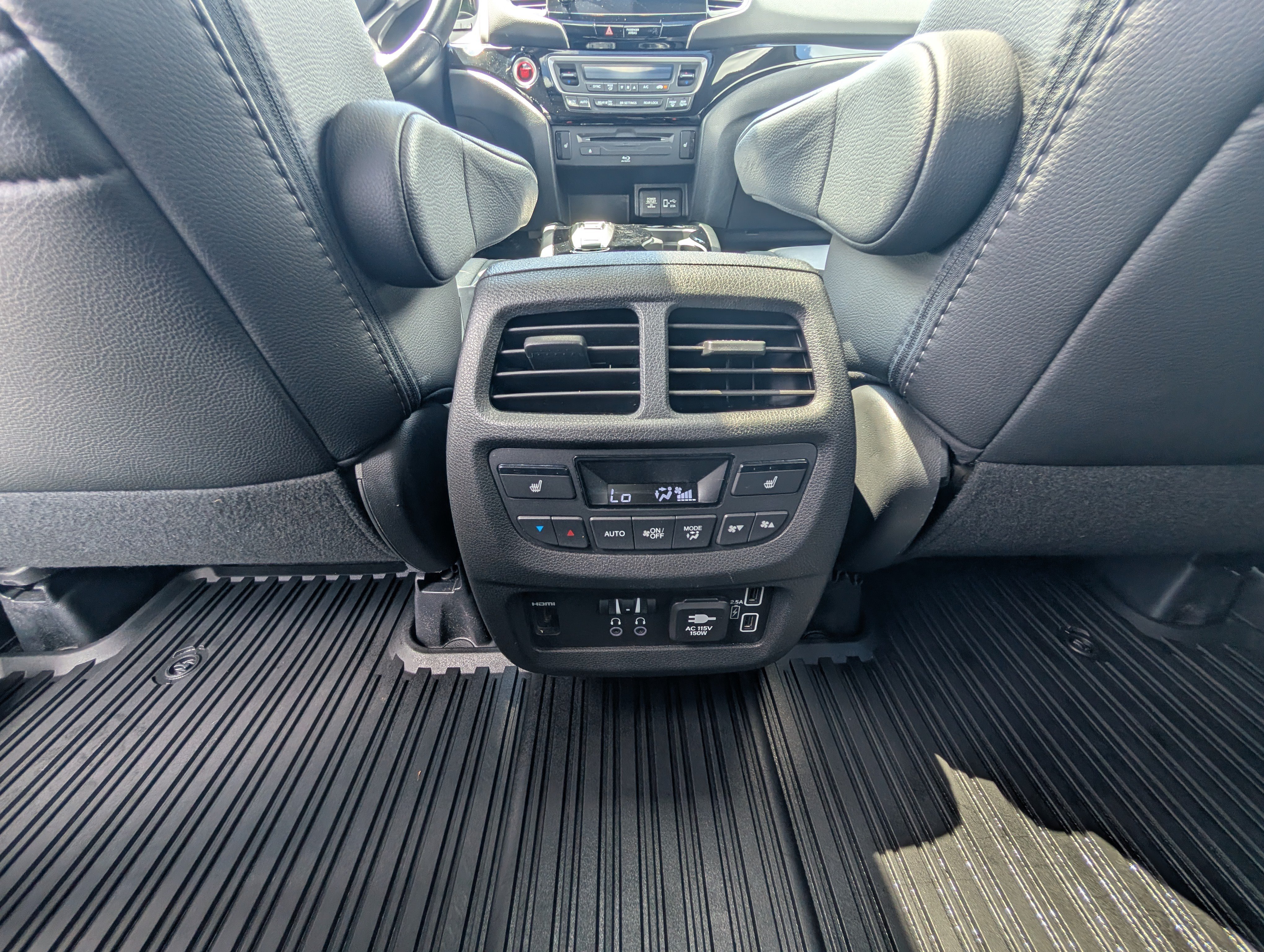 Used 2021 Honda Pilot Touring image 18